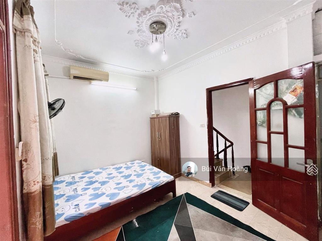 Nhà lô góc 30m2, 5 tầng, 3 ngủ gần hồ linh quang, đống đa, giá 6,5 tỷ