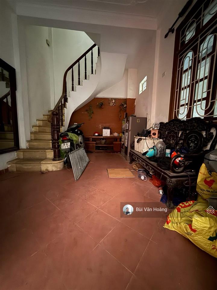 Nhà lô góc 30m2, 5 tầng, 3 ngủ gần hồ linh quang, đống đa, giá 6,5 tỷ