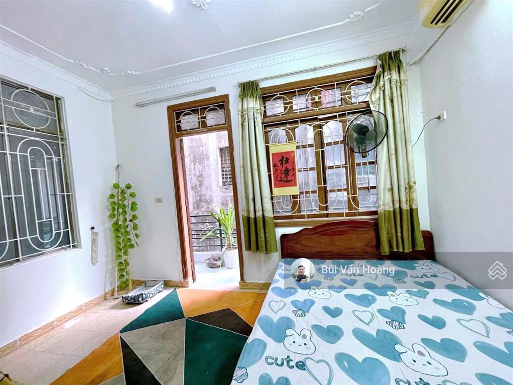 Nhà lô góc 30m2, 5 tầng, 3 ngủ gần hồ linh quang, đống đa, giá 6,5 tỷ