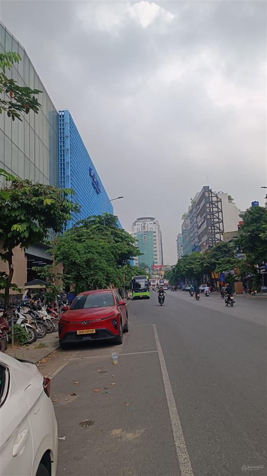 Nhà mặt phố hào nam, quận đống đa đối diện ga cát linh, 105m2, 5 tầng, giá hơn 400tr/m2