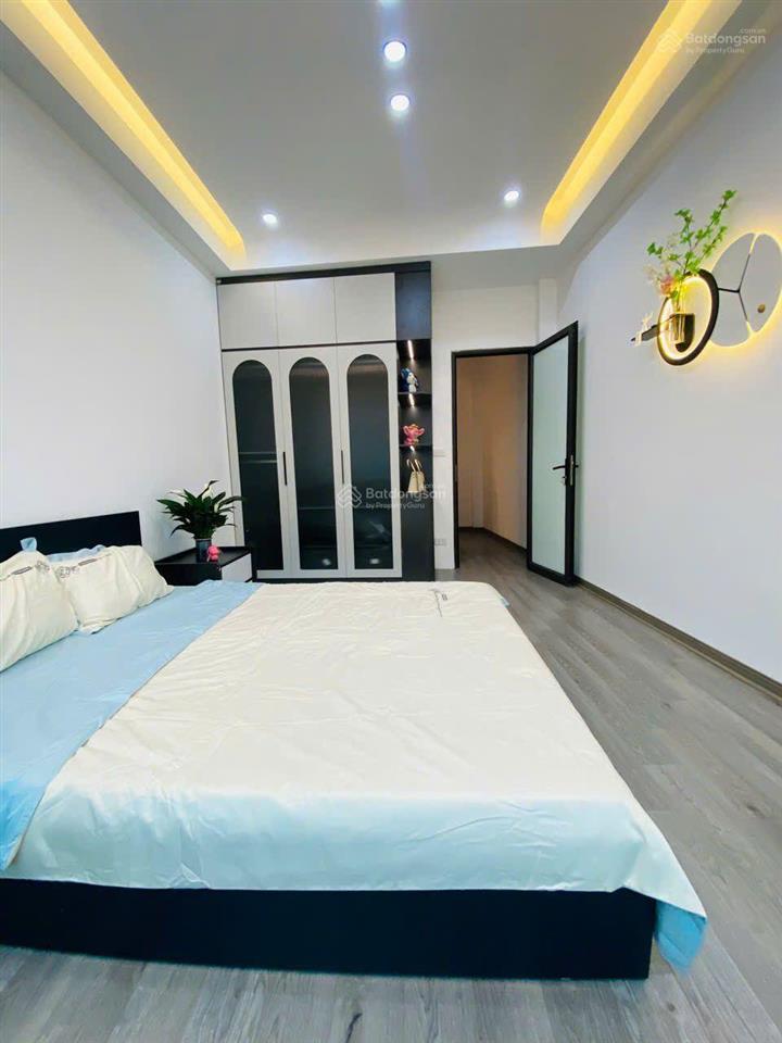 Nhà gốc đề minh khai 28m 4 tầng 3pn, ngõ thông, ô tô cách 60m, 5,8 tỷ