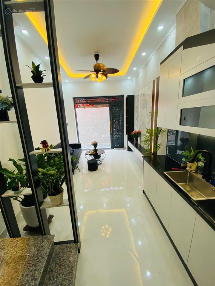 Nhà gốc đề minh khai 28m 4 tầng 3pn, ngõ thông, ô tô cách 60m, 5,8 tỷ