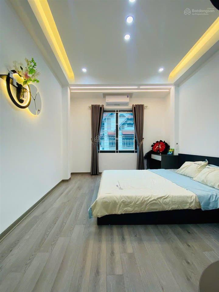 Nhà gốc đề minh khai 28m 4 tầng 3pn, ngõ thông, ô tô cách 60m, 5,8 tỷ