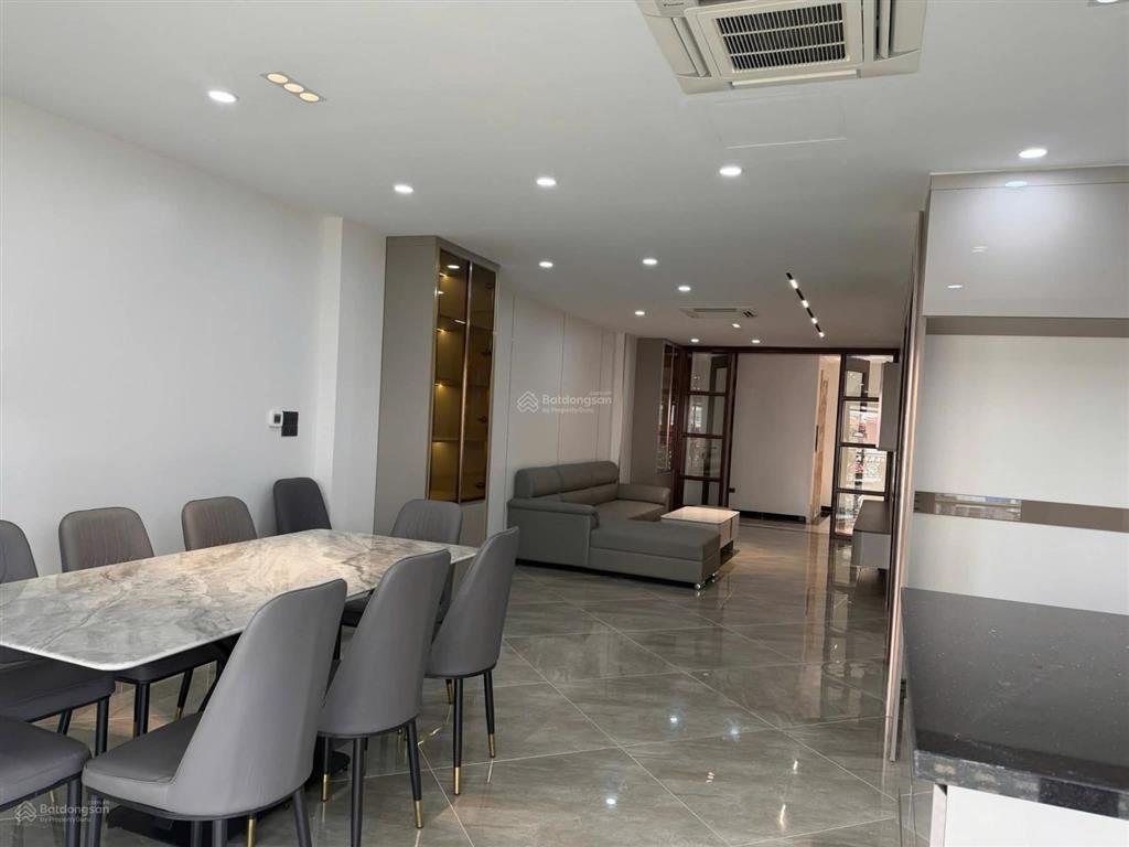 Chính chủ bán nhà phố vĩnh tuy, hai bà trưng, hà nội. 100m, 8 tầng, giá chỉ hơn 300tr/m2