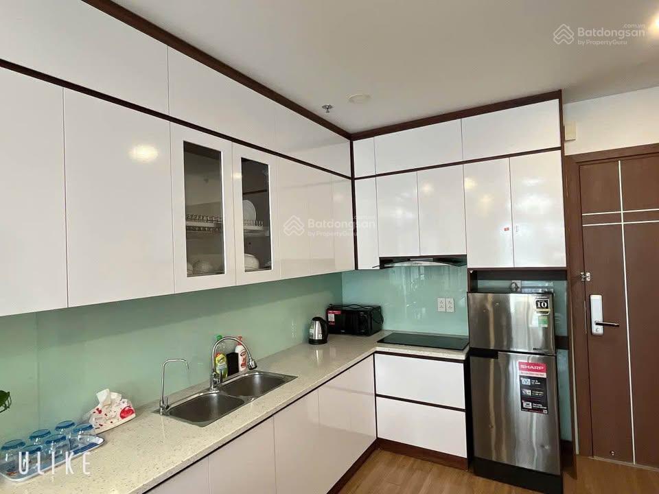 Bán căn hộ đầy đủ nội thất 2 ngủ 1 vệ sinh tầng cao view thoáng thành phố