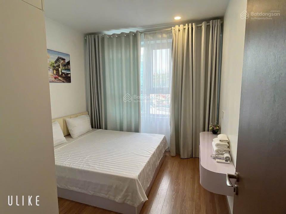 Bán căn hộ đầy đủ nội thất 2 ngủ 1 vệ sinh tầng cao view thoáng thành phố