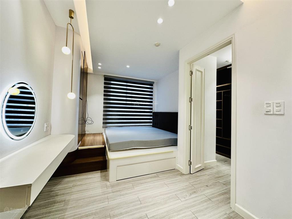 Bán nhanh căn hộ 2pn full nt 80m2 giá siêu rẻ 5 tỷ 500  phổ quang  sky center