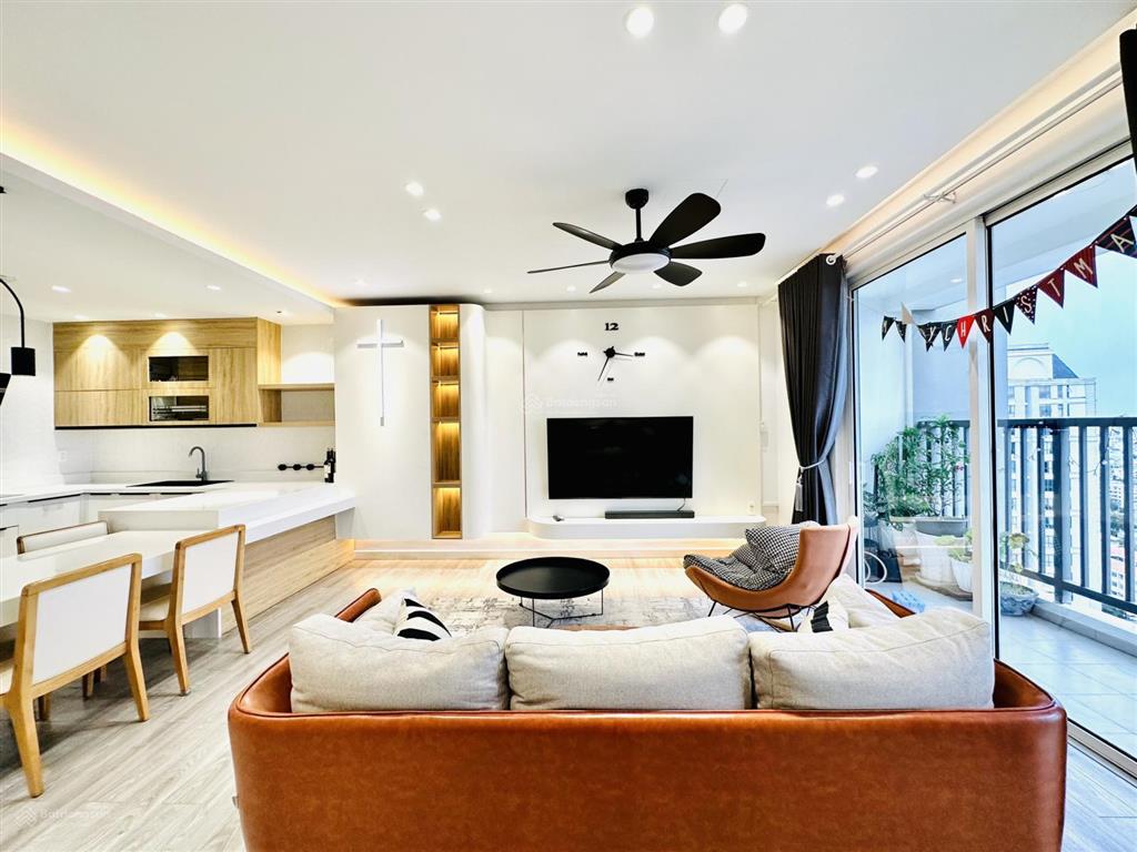 Bán nhanh căn hộ 2pn full nt 80m2 giá siêu rẻ 5 tỷ 500  phổ quang  sky center