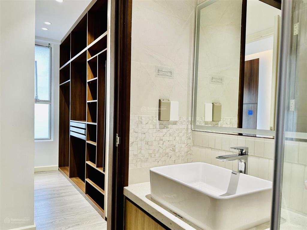 Bán nhanh căn hộ 2pn full nt 80m2 giá siêu rẻ 5 tỷ 500  phổ quang  sky center