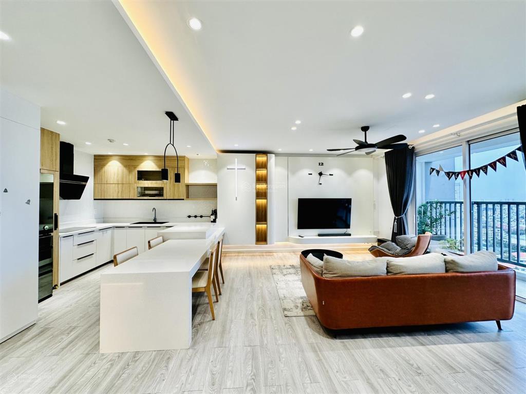 Bán nhanh căn hộ 2pn full nt 80m2 giá siêu rẻ 5 tỷ 500  phổ quang  sky center