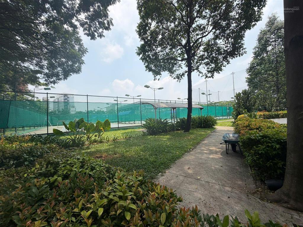 Cho thuê 1.000m2 mặt bằng sân vườn kinh doanh cafe trong clb thể thao celadon lớn nhất tân phú