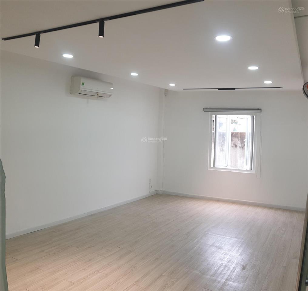 Văn phòng mặt tiền cộng hòa 80m2 + free 20m2 phòng họp  ngày vào cuối tháng 7