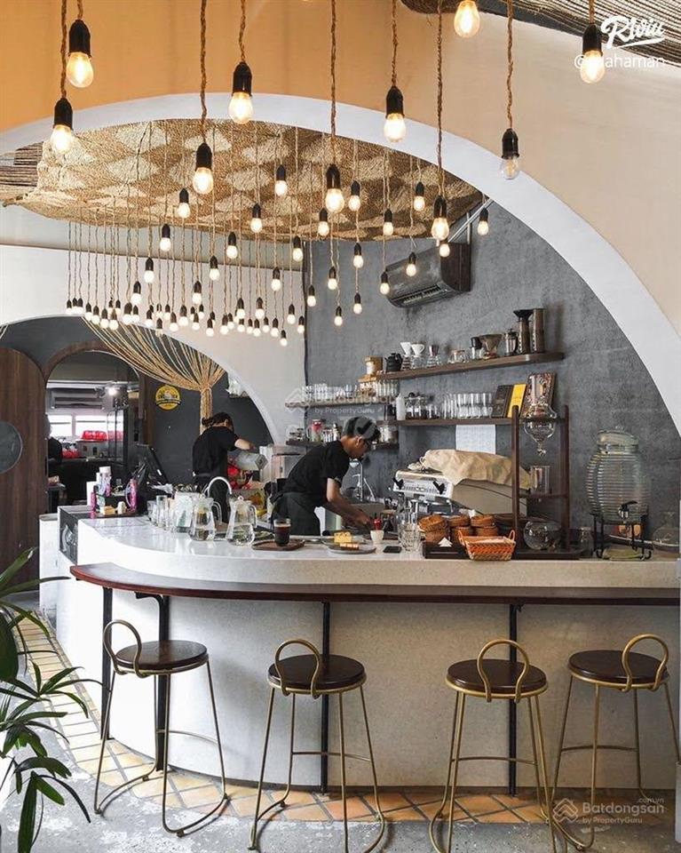 Góc 2 mặt tiền  hơn 400m2 sử dụng  trung tâm hành chính  81 đồng khởi, quận 1.!!