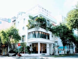 Góc 2 mặt tiền ngang 14m, gần vinhomes ba son số 20 lê thánh tôn, quận 1!!!