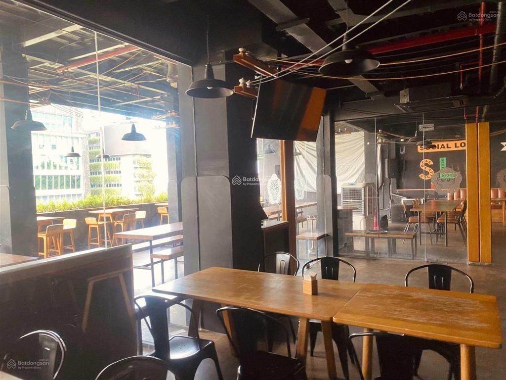 Ngang 23m  850m2 ngay phố đi bộ nguyễn huệ, sẵn thang máy, phù hợp f&b  số 100 nguyễn huệ, q1