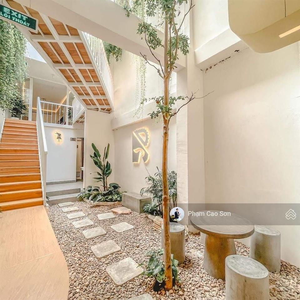 Ngang 10m  sử dụng hơn 700m2 ngay hồ con rùa số 60 phạm ngọc thạch, quận 3!!!!