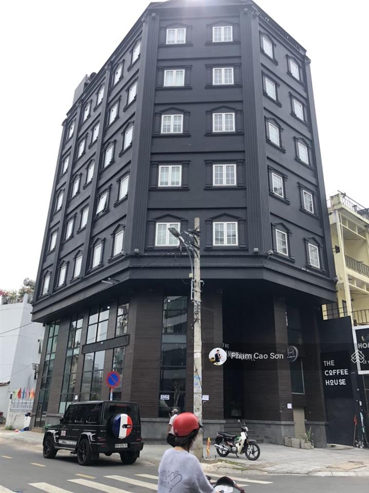 Góc 2 mặt tiền ngang 18m  sử dụng hơn 320m2  số 48 lê thị riêng, quận 1