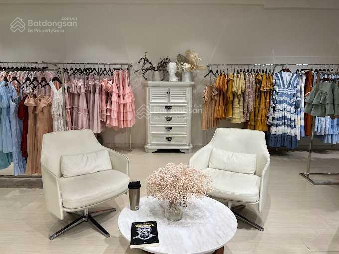 Biệt thự không gian thoáng gió 700m2, giữa lòng quận 3 số 201 nguyễn thị minh khai
