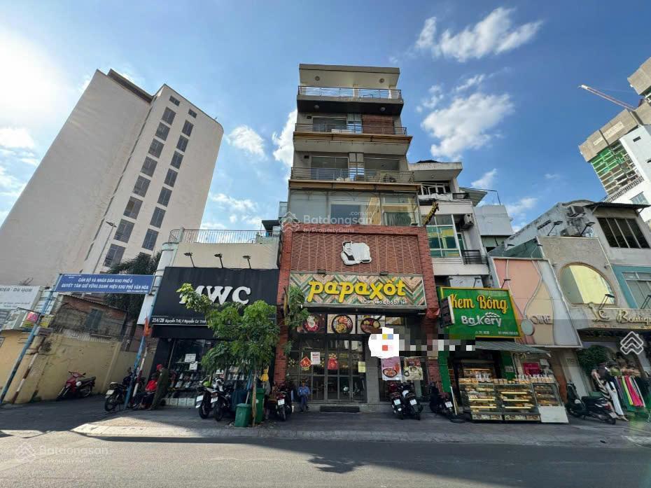 Toà nhà ngang 7m  sử dụng hơn 3350m2  cạnh nhà khách phương nam số 215bis nguyễn trãi, quận 1