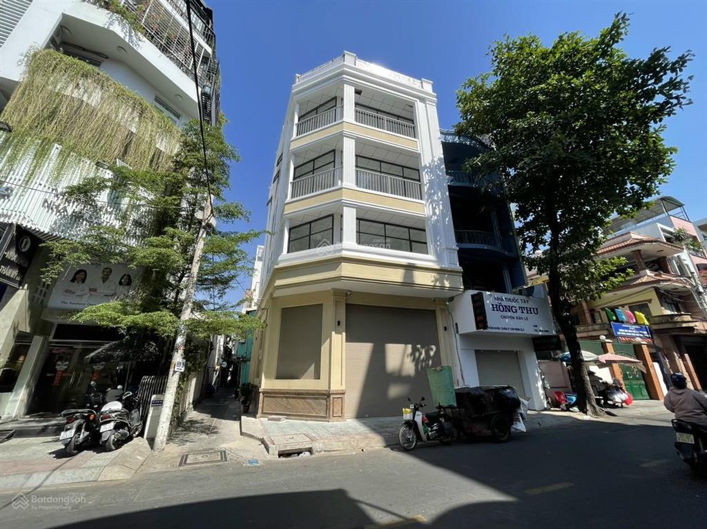 Hơn 600m2  nhà nguyên căn mặt tiền rộng thoáng 8m số 38 trần khắc chân, quận 1.!!!