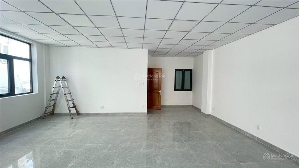 Hơn 600m2  nhà nguyên căn mặt tiền rộng thoáng 8m số 38 trần khắc chân, quận 1.!!!