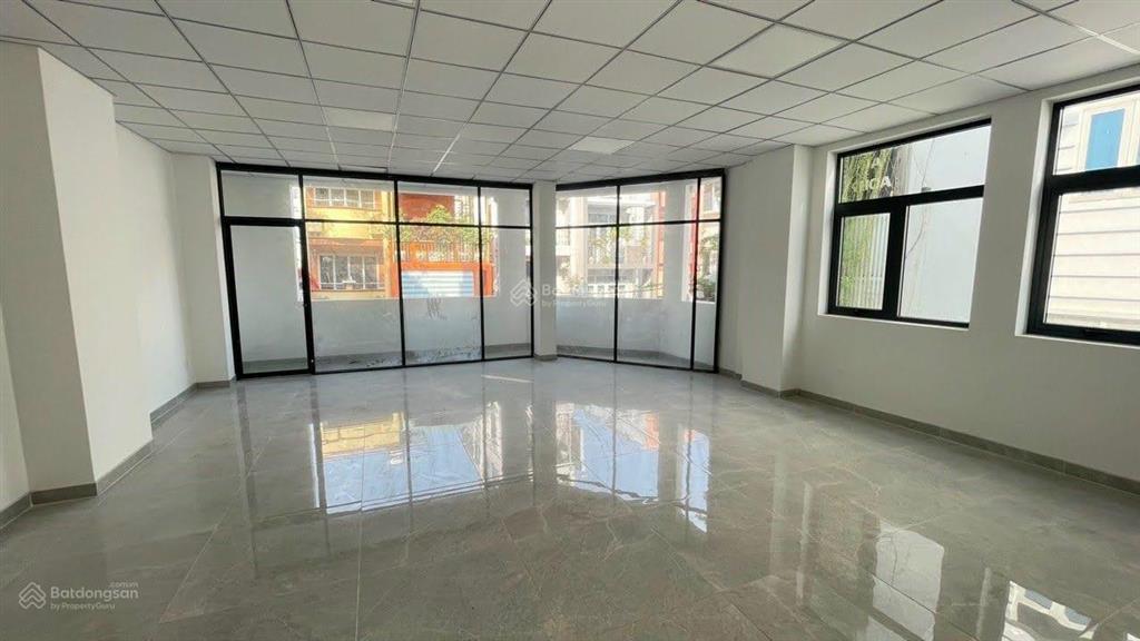 Hơn 600m2  nhà nguyên căn mặt tiền rộng thoáng 8m số 38 trần khắc chân, quận 1.!!!