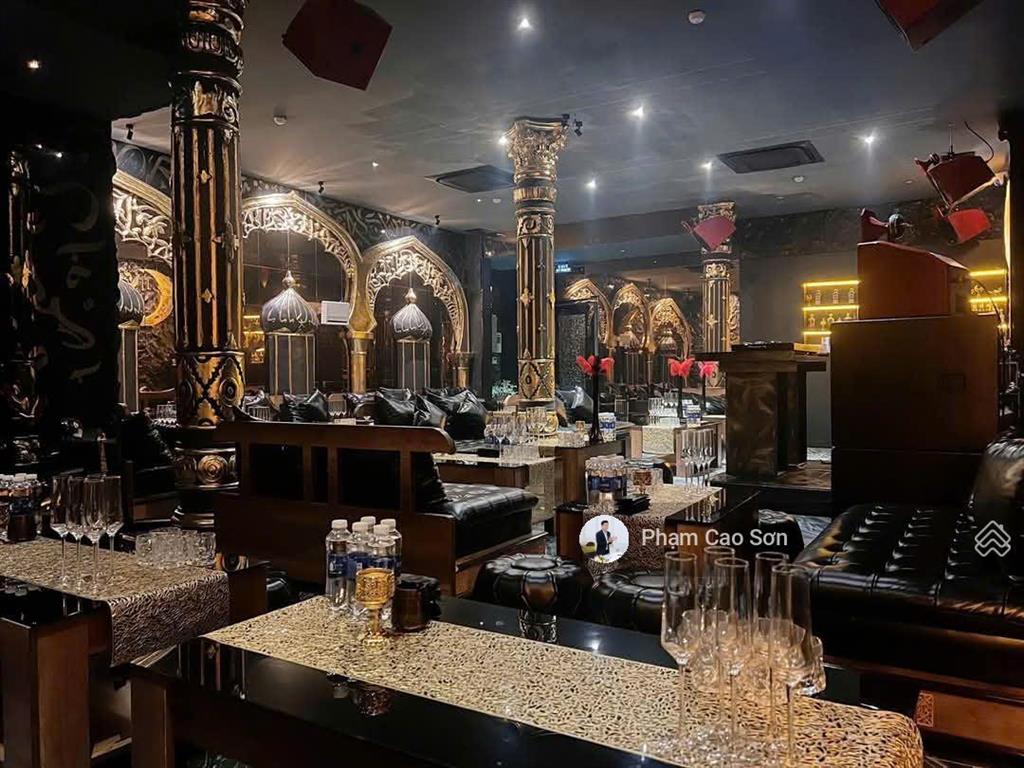 Mặt tiền phường nguyễn cư trinh ngang 9m  trống suốt  số 20 cao bá nhạ, quận 1