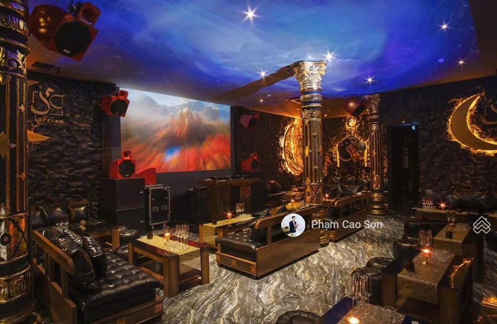 Mặt tiền phường nguyễn cư trinh ngang 9m  trống suốt  số 20 cao bá nhạ, quận 1