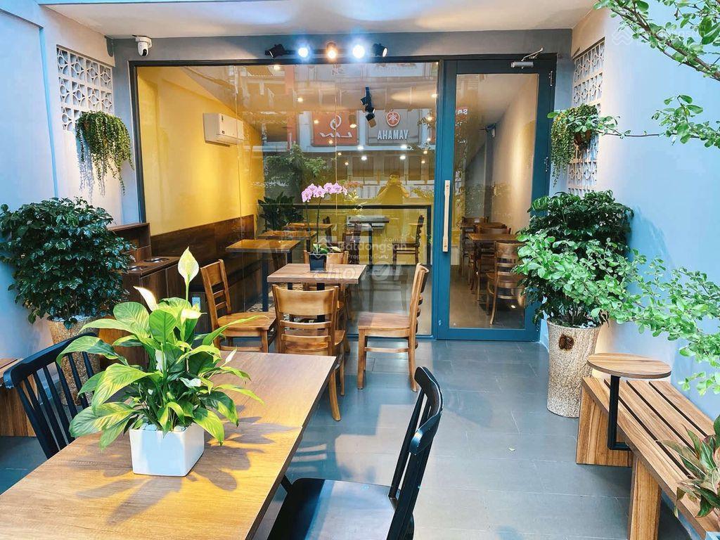 Toà nhà tuyến đường hoa, ngang 8m, hơn 900m  mặt tiền 178 hoa lan, quận phú nhuận..!!