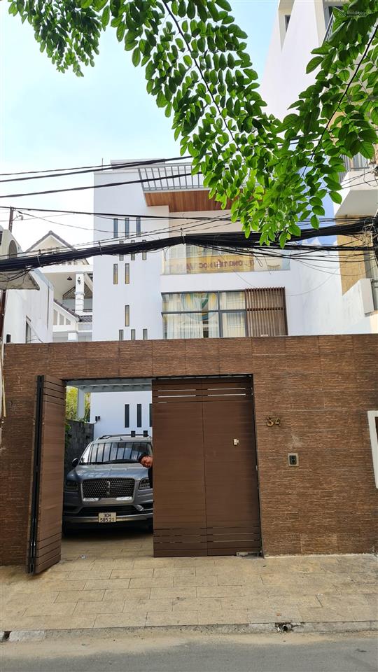 Toà nhà tuyến đường hoa, ngang 8m, hơn 900m  mặt tiền 178 hoa lan, quận phú nhuận..!!