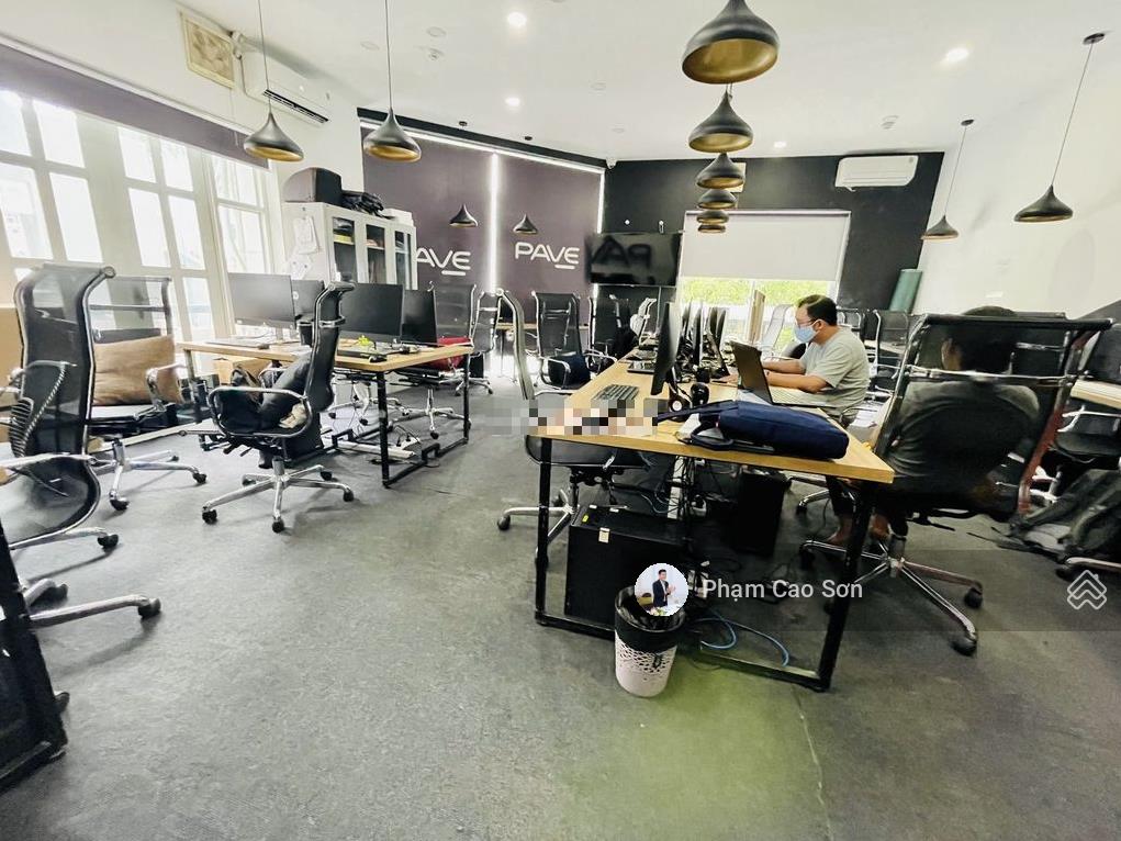 Góc 2 mặt tiền ngang 7m hơn 700m2 sử dụng  số 114 điện biên phủ, quận 1 !!!