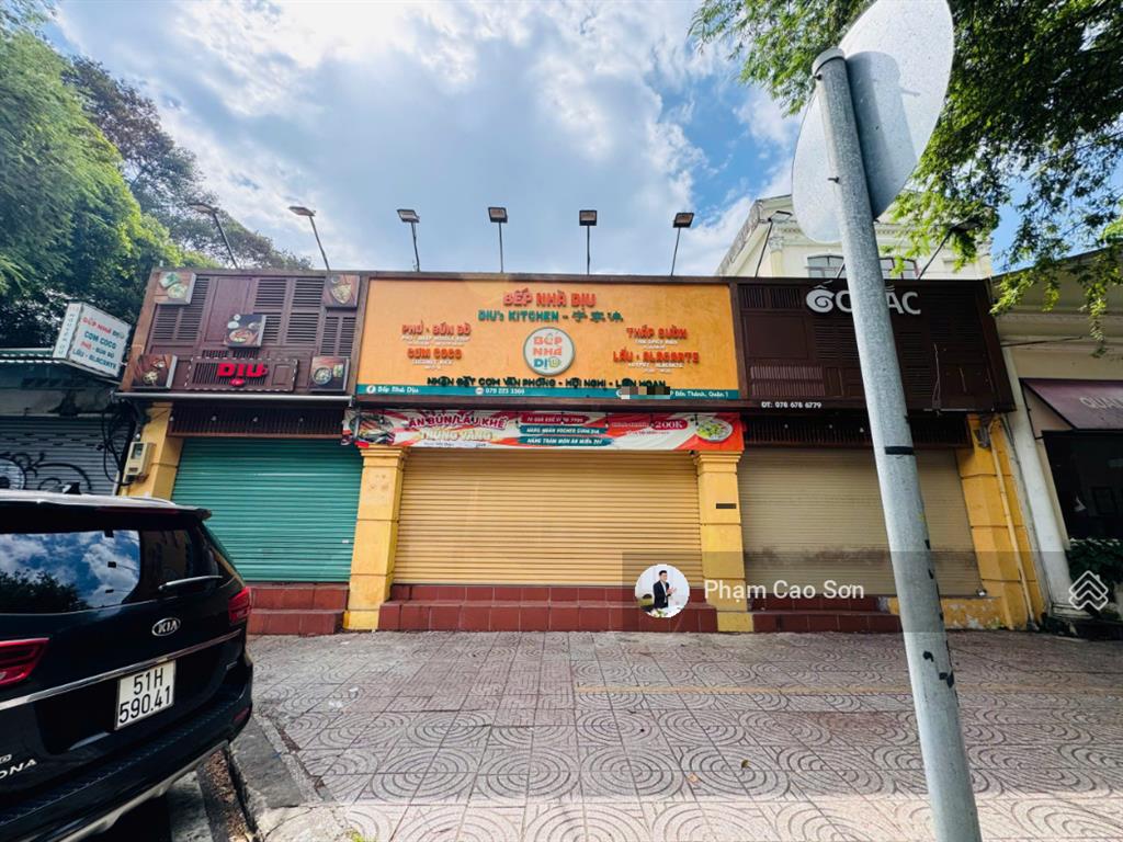 Ngang 14m sử dụng hơn 300m2  mặt tiền công viên tao đàn số 114 nguyễn du, quận 1.!!