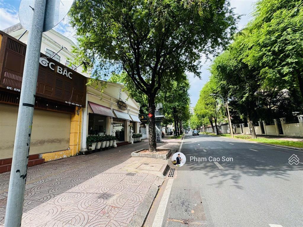 Ngang 14m sử dụng hơn 300m2  mặt tiền công viên tao đàn số 114 nguyễn du, quận 1.!!