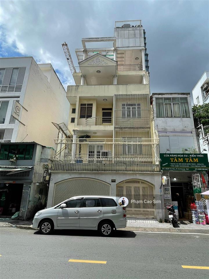Ngang 8m, hơn 300m2, có sân đỗ xe nguyên căn 252 cô bắc, quận 1