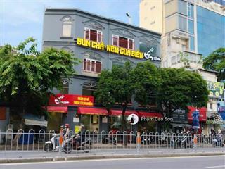 Ngang 15m, gần nowzone  nhà mặt tiền 103bis nguyễn văn cừ, quận 1.!!