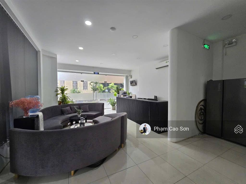 Góc 2 mặt tiền ngang 12m sử dụng hơn 300m2  số 506 đường 3 tháng 2, quận 10