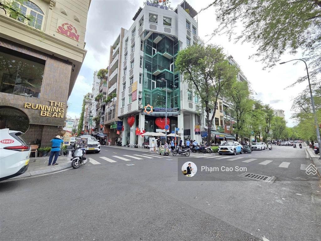 Góc 2 mặt tiền sử dụng 150m²  đối diện sài gòn square  số 6 lưu văn lang, quận 1