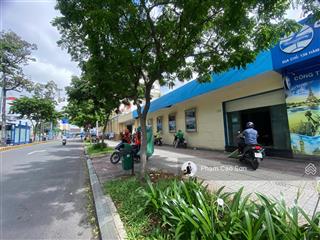 Mặt tiền lớn 30m  sử dụng hơn 1.000m²  đối diện chợ bến thành số 136 hàm nghi, quận 1 !