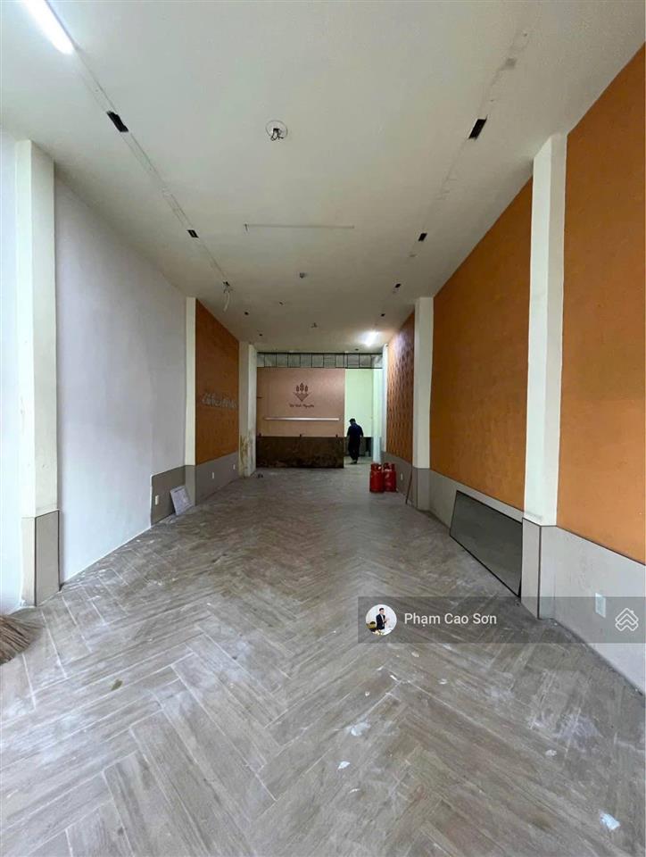 Mặt tiền ngang 8m  sử dụng hơn 900m²  số 11 ngô gia tự, quận 10