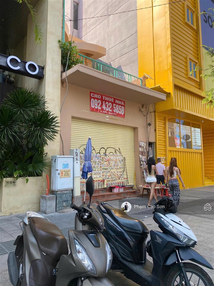 Tòa nhà hơn 3000m² sử dụng  đối diện saigon center  số 28 lê lợi, quận 1