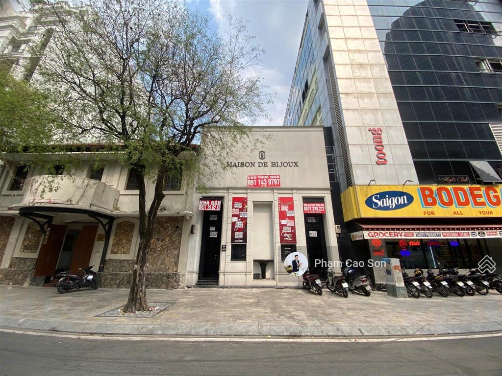 Ngang 9m  sử dụng hơn 300m²  nằm ngay công trường mê linh  số 2c thi sách, quận 1