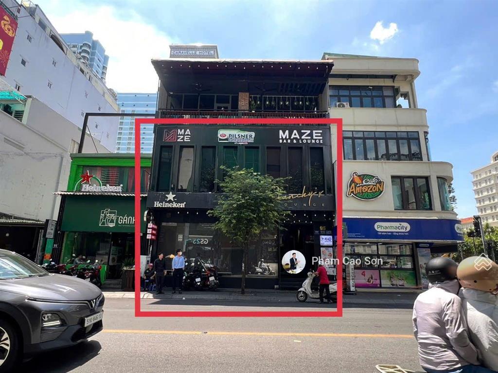 Ngang 10m, sử dụng hơn 100m2  vị trí đẹp đối diện showroom thái công  số 95 hai bà trưng, quận 1