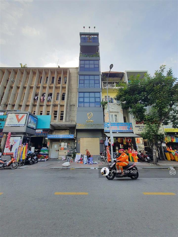 Có thang máy  600m2 sử dụng  7 tầng  tòa nhà mặt tiền 44 yersin, quận 1.