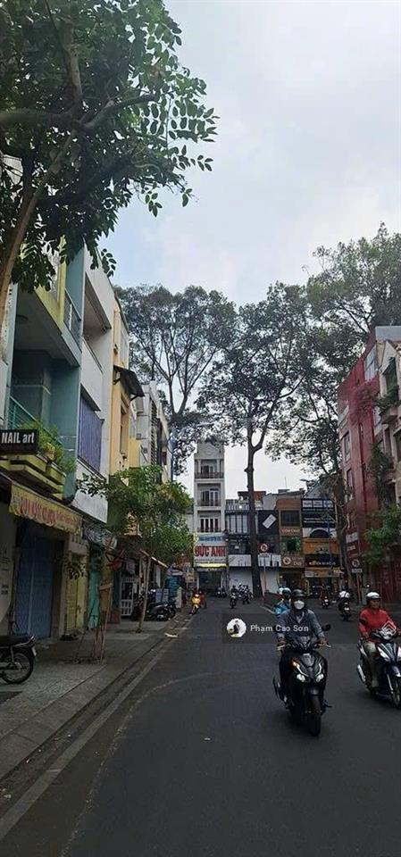 Có thang máy  hơn 600m2 sử dụng  phường tân định số 72 trần quang khải, quận 1