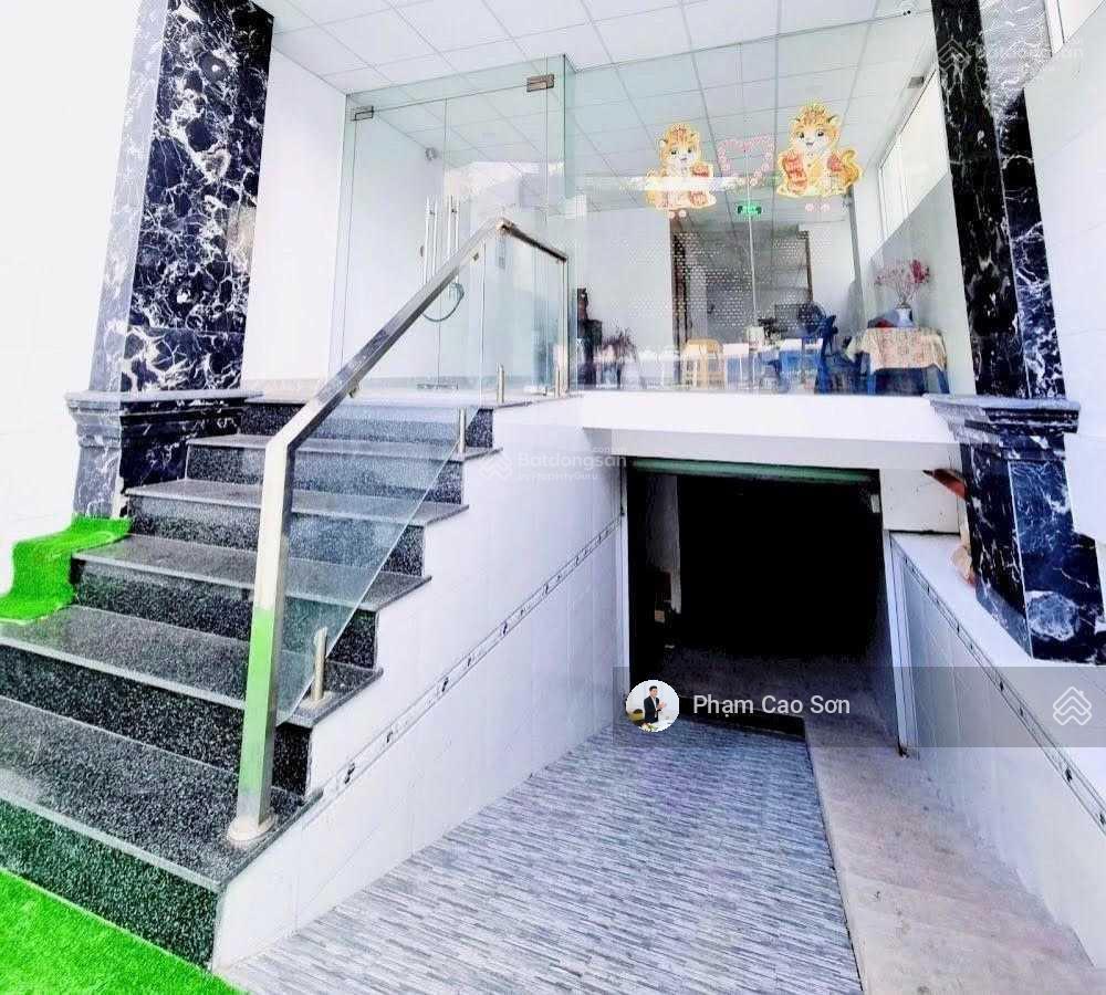Có thang máy  toà nhà mặt tiền trung tâm hành chính, đối diện bitexco  92c hàm nghi, quận 1