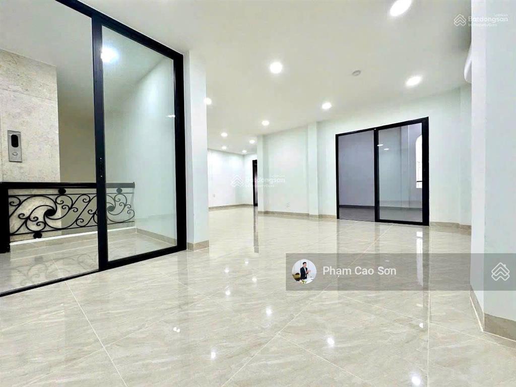 Có thang máy  tòa văn phòng ngang 8m hơn 600m2 số 12a trần quý khoách, quận 1