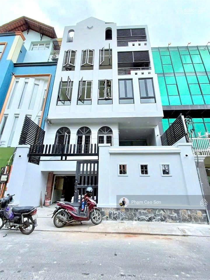 Có thang máy  tòa văn phòng ngang 8m hơn 600m2 số 12a trần quý khoách, quận 1