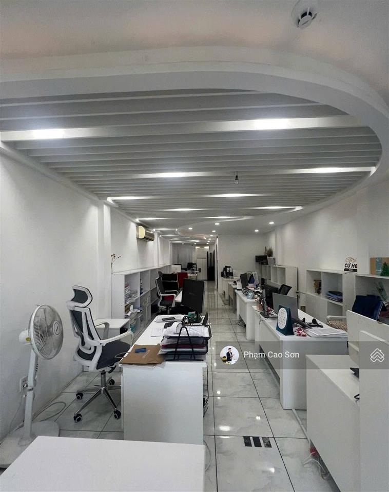 Có thang máy  hơn 600m2 sử dụng  tòa 8 tầng số 322 nam kỳ khởi nghĩa, quận 3