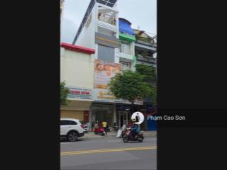 Có thang máy  hơn 700m2 sử dụng  trục đường thương hiệu  số 237 võ văn tần, quận 3
