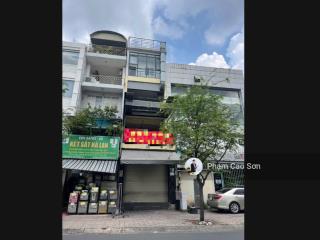 Có thang máy  hơn 300m2 sử dụng tuyến thương hiệu  số 134 võ văn tần, quận 3
